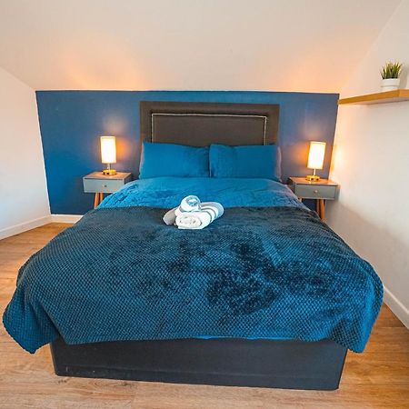 Private And Spacious 2 Bedroom House - Free Parking! Cardiff Bagian luar foto