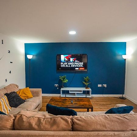 Private And Spacious 2 Bedroom House - Free Parking! Cardiff Bagian luar foto