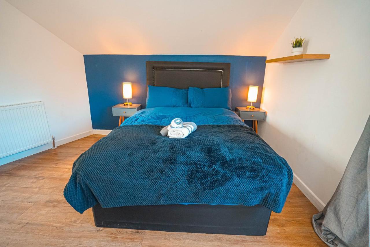 Private And Spacious 2 Bedroom House - Free Parking! Cardiff Bagian luar foto