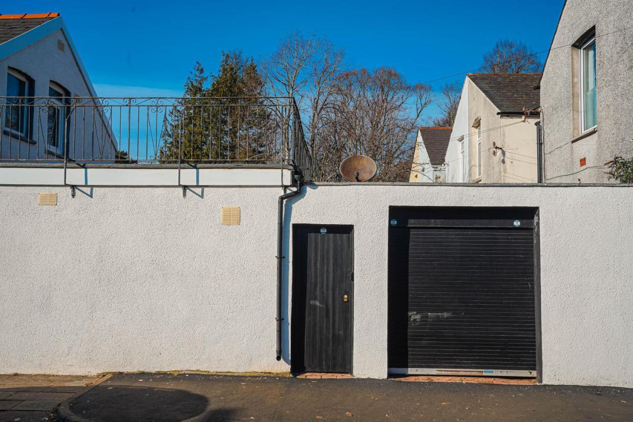 Private And Spacious 2 Bedroom House - Free Parking! Cardiff Bagian luar foto