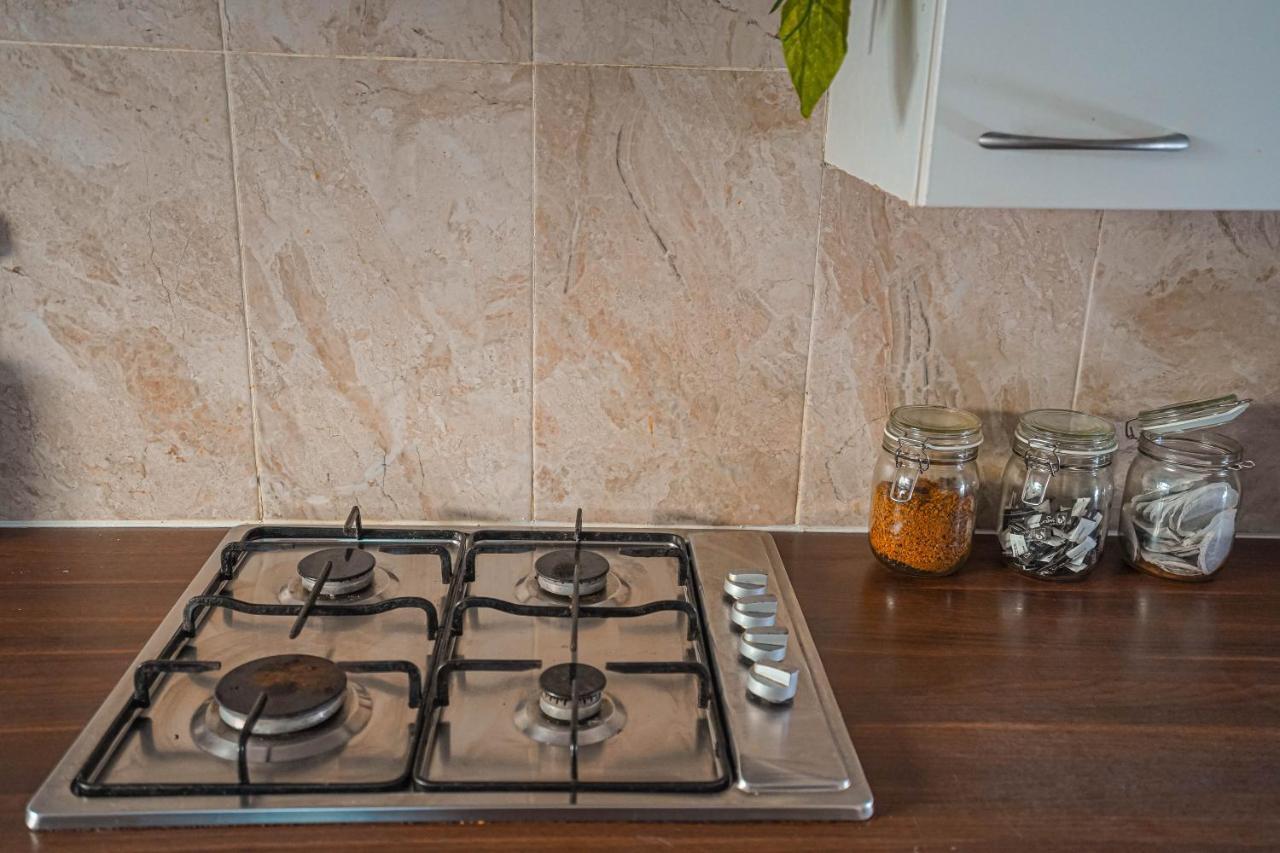 Private And Spacious 2 Bedroom House - Free Parking! Cardiff Bagian luar foto